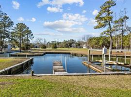 Otter Banks Retreat home, hotel v destinaci Harkers Island