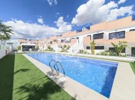 La Rambla Sky Penthouse - Rooftop BBQ pool near beach - by Oyoostays