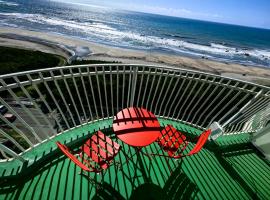 Vermillion Waves Retreat, hotel na praia em Minamiboso