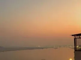 Tandon Lodge On The Ganga Ghat Homestay