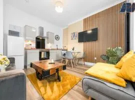 2 Bed Home with Parking Sleeps 4