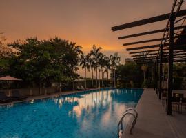 Sunday Sea Two Pool Villa Pattaya، فندق في جومتين بيتش