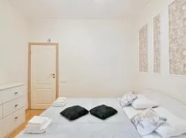 Grand Central Elegance - 2BR