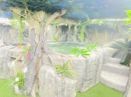 Futurotel Granada Space Spa，格拉納達的有熱水按摩池的飯店