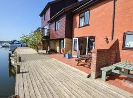 Buttercup Lodge