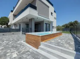 Villa Loreta with sea view