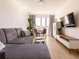 Wejhera Beige Chic Apartment by BookingHost