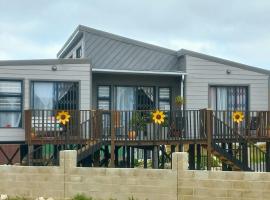 Bedrock Accommodation, hotel v destinaci Gansbaai