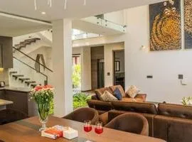 Peacock View 4 BHK Pvt Pool & Jacuzzi at Saligao