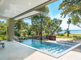 Merbrisa Rayong poolvilla 4BR - Ao khai beachfront, hotel in Mae Pim