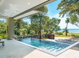 Merbrisa Rayong poolvilla 4BR - Ao khai beachfront