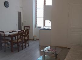 Appartement Artur 2, ξενοδοχείο σε Bar-sur-Aube