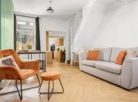 10mins To Crosby Beach Familystay Free Parking