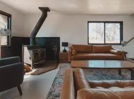 Spacious 4-bedroom cabin on secluded private land