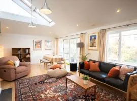 Stylish 3-Bedroom Detached Home in Cambridge