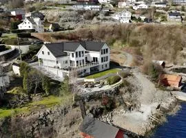 Beachfront Villa with Jacuzzi, Cinema & Canoe