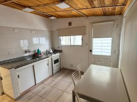 Departamentito Cabral, hotel v destinaci Tandil