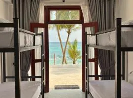 Surfing Tusker - Thalpe