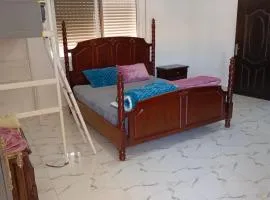 Elegant Room in Prime Location Close to Airport