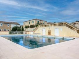 Villa Grenadine - Climatisée avec piscine, hotel in Uzès