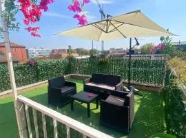 RED HOUSE - BEAUTIFUL APARTMENT - METRO m1