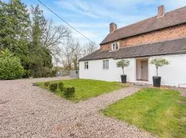 3 Bedroom Country Cottage with Private Garden