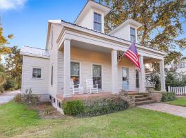 Drackett House by Whiskey Properties, villa in Bay Saint Louis