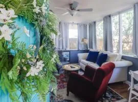 Bon Bateau Beach Cottage