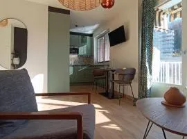 Meublé 3 étoiles - PISCINE- BALCON - TENNIS