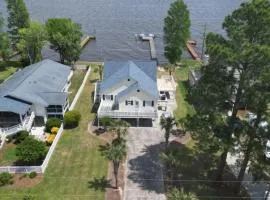 3 BR Riverfront House with Private Boat Dock