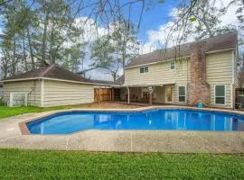 Houston Oasis Pool, Gameroom, & Near IAH Airport