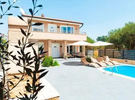 VILLA TWINS Sukošan with heated pool