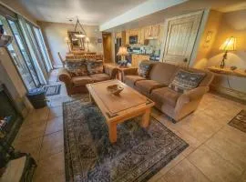 Wild Irishman 1043 by SummitCove Lodging