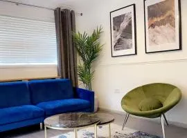 Entire Luxville 5 Bedroom Home