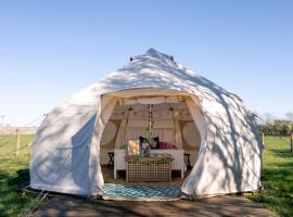 Nine Acres, Hot Tub, peaceful, luxusní stan v destinaci Brackley