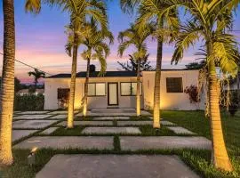 Miami Palms Serene