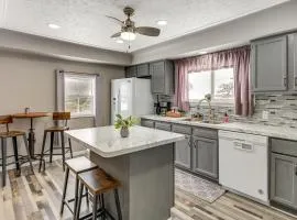 Charming Curtis House Large Deck with Lake View!