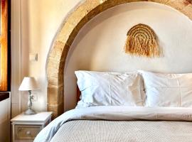 Ypatia Cozy Castle Suite Apartment with Loft, villa em Monemvasia