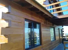 Cabaña de quebracho de dos pisos