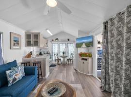 LIV Resort, Private Jacuzzi and Pet Friendly, rezort v destinaci Port Isabel