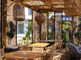 Sea & Sand Hotel