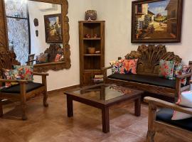 Santiago में Casa Colonial en Santiago Pueblo M&aacute;gico by Adhoc, कैबिन