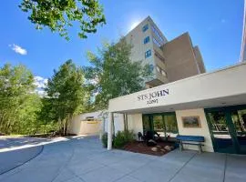 Saints John 2537 by SummitCove Lodging