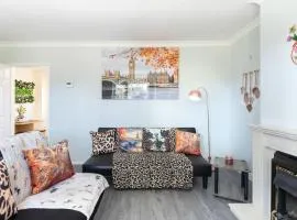 ELROI Willerby Road Boho Comfy Home 2 Bedrooms