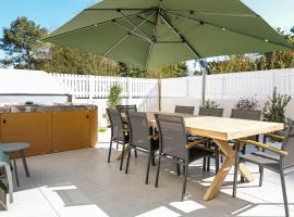 Jolie et grande maison r&eacute;nov&eacute;e quartier Le Hameau des Pins Les Sables - 8 personnes，萊薩布勒－多洛訥的豪華飯店