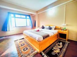Jo'stel Snowcap Regency