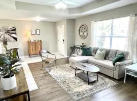 Peaceful Haven 2BR 1BA in Quiet Neighborhood