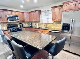 Entire Spacious 4 BR Home for Professionals