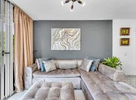 Cozy, Modern and Centric Apartment with pool and gym