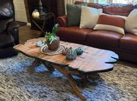 Mountain cabin near Yosemite and Bass Lake hot tub